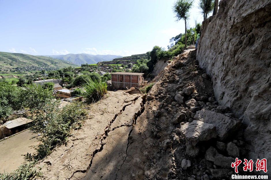 甘肅定西地震:岷縣永光村救援現(xiàn)場(chǎng)直擊 甘肅定西地震:岷縣永光村救援現(xiàn)場(chǎng)直擊