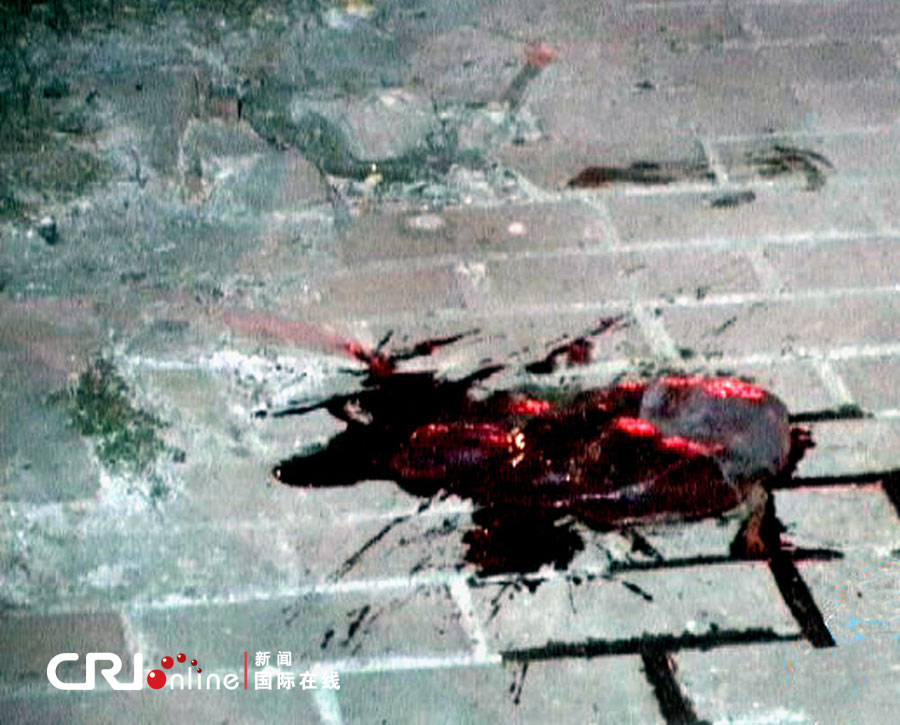 南京一女子當(dāng)街產(chǎn)嬰 隨后棄子離開(kāi)