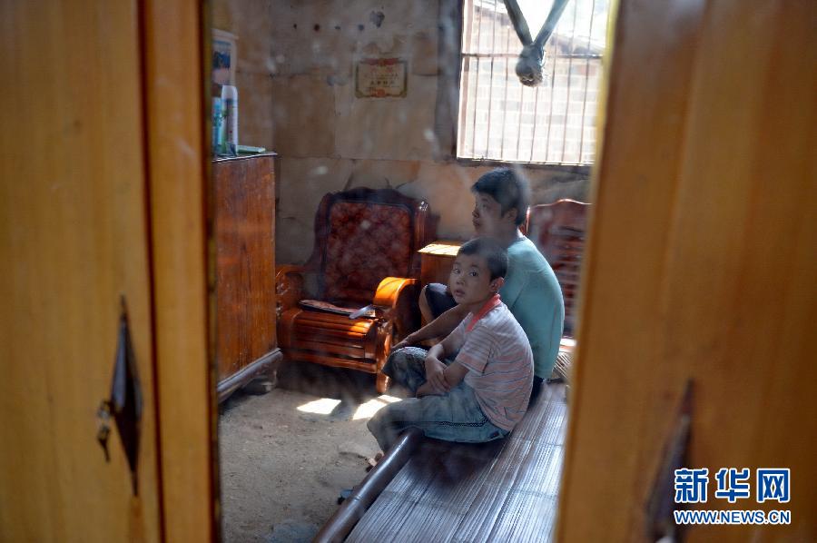農(nóng)場(chǎng)棚戶區(qū)的最后留守家庭：留下的是回憶，迎來的是幸福