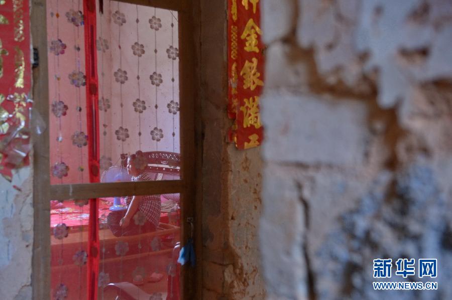 農(nóng)場(chǎng)棚戶區(qū)的最后留守家庭：留下的是回憶，迎來的是幸福