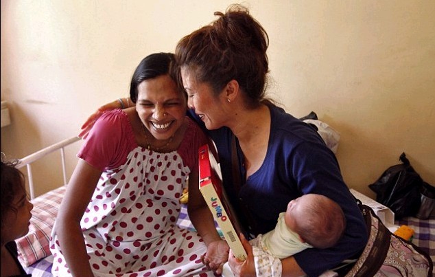 美國夫婦在印度的生子夢 美國夫婦在印度的生子夢