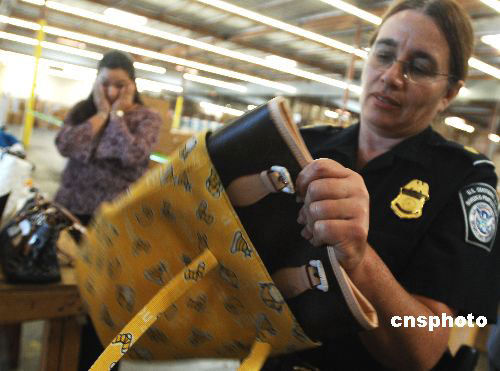 出國旅游海關(guān)檢查有講究 啥能帶啥不能帶？