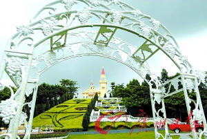 龍鳳山莊有歐式古堡。