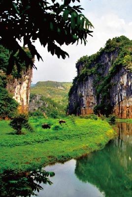 　　中國(guó)人對(duì)園林的喜愛更多是根源于一種隱逸遁世的情懷?！? complete=