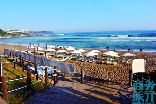 有一段偶來小路經(jīng)過新羅酒店所在的沙灘。