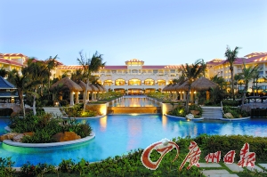 溫泉酒店全景氣派輝煌。