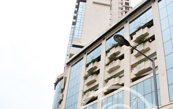 豪宅外部。