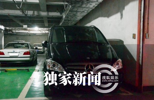 董潔新購置的奔馳車。 董潔新購置的奔馳車。