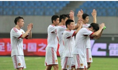 國足1：5恥敗泰國隊。