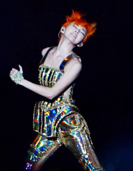 孫燕姿抱病重慶開(kāi)唱 孫燕姿抱病重慶開(kāi)唱