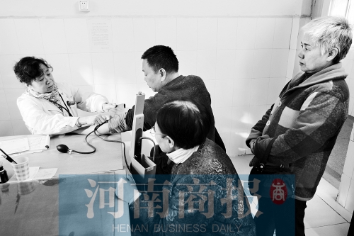 河南要建立體醫(yī)療網絡 讓每個居民都有“健康身份證” 河南要建立體醫(yī)療網絡 讓每個居民都有“健康身份證”