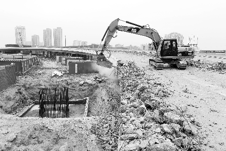 昨日，這座立交橋開始正式拆除