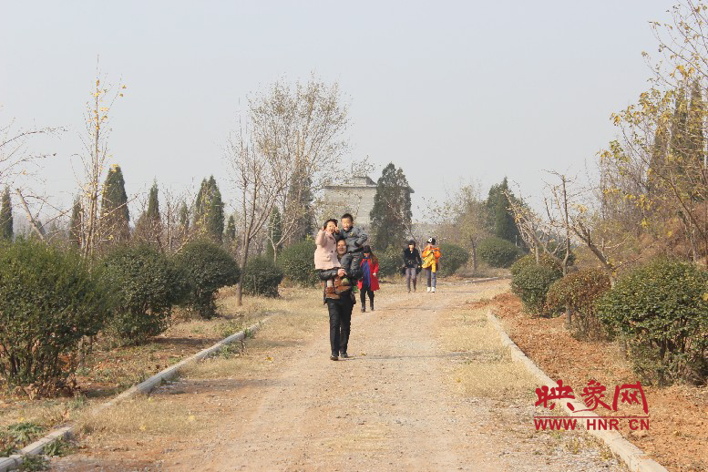 猜猜大家興高采烈的去哪？