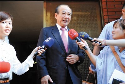 9月11日，王金平前往國民黨考紀(jì)會時回答記者提問。