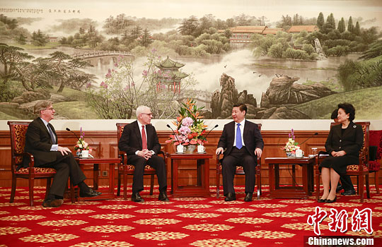 10月23日，中國(guó)國(guó)家主席習(xí)近平在北京釣魚(yú)臺(tái)國(guó)賓館會(huì)見(jiàn)清華大學(xué)經(jīng)濟(jì)管理學(xué)院顧問(wèn)委員會(huì)海外委員。