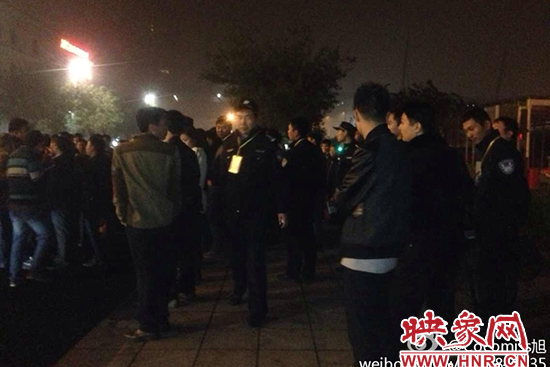 11月1日深夜，鄭州鄭東新區(qū)夜總會“皇家一號”被查處。網(wǎng)友供圖