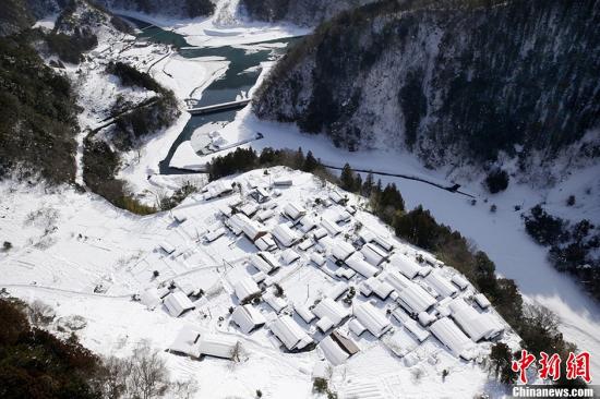 　　當(dāng)?shù)貢r(shí)間2014年2月17日，據(jù)日本媒體報(bào)道，日本關(guān)東甲信及日本東北等地區(qū)遭遇大雪。