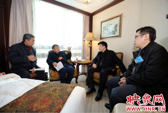 朱夏炎視察映象網(wǎng)全國兩會北京演播室 寄語爭做第一 朱夏炎視察映象網(wǎng)全國兩會北京演播室 寄語爭做第一