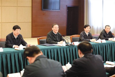 3月25日，王岐山在山東省臨沂市蒙陰縣主持召開蒙陰縣委常委擴(kuò)大會議。