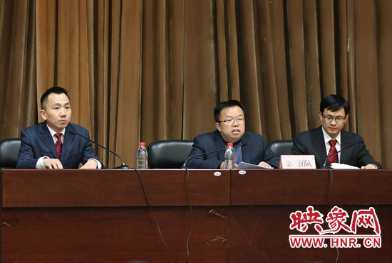 第三組精品團(tuán)隊（陳德年（中）徐紅曉（右）季子華（左））