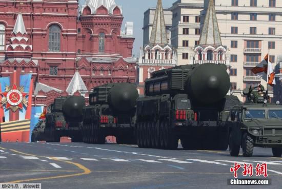 資料圖：2014年5月9日，俄羅斯舉行紀(jì)念衛(wèi)國(guó)戰(zhàn)爭(zhēng)勝利69周年的閱兵式，俄羅斯總統(tǒng)普京出席。