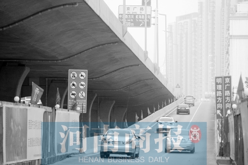 隴海路高架大學(xué)路南側(cè)西向東上橋匝道，后天就要封閉了