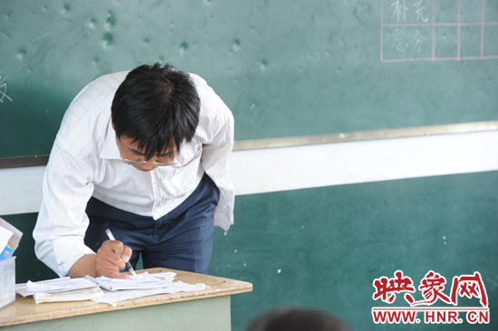 圖為王格現(xiàn)在課堂上。