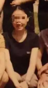 吳老師教音樂，已在該校工作十幾年。