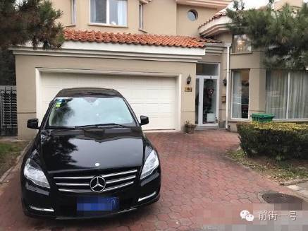 該外籍男子的車輛。（網(wǎng)友供圖）