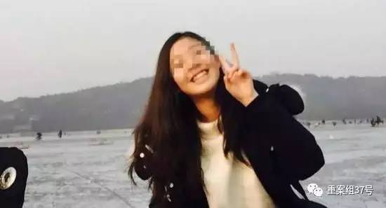 17歲高中男生教室里掐死女同學，被訴故意殺人和強奸