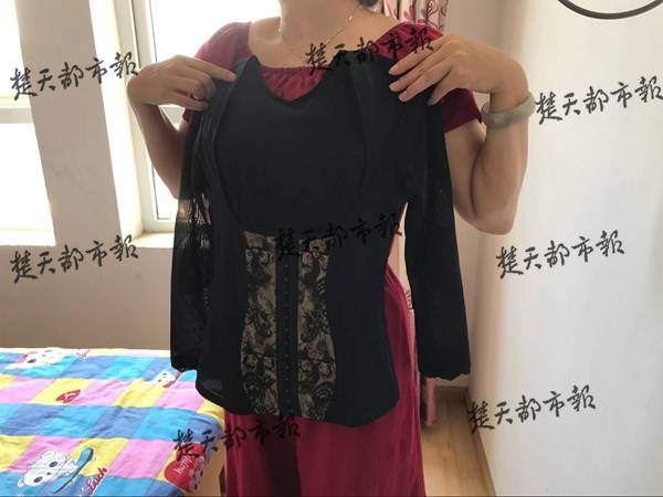 武漢一女子瞞丈夫花16萬(wàn)買(mǎi)40多套內(nèi)衣 想退貨遭拒(圖)