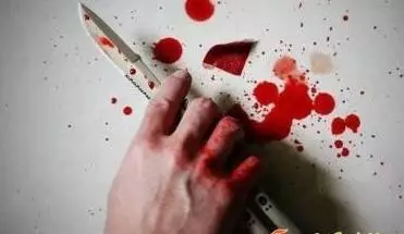 男子用被子捂死妻子 在其胸部、腹部寫下我愛你