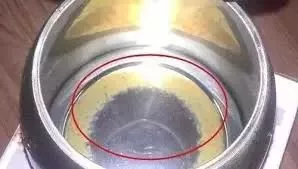 太惡心！女游客竟用酒店燒水壺煮自己的臟內(nèi)褲