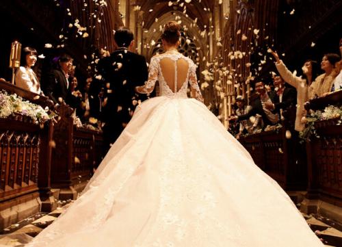 張馨予的婚紗成了淘寶爆款，知道價格后讓人大跌眼鏡！