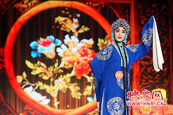 《梨園春》"中國豫劇百團(tuán)爭霸"總決賽舉行 獻(xiàn)禮建黨95周年