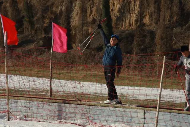 這幾個帥氣的姿勢，真的像專業(yè)級選手了呢