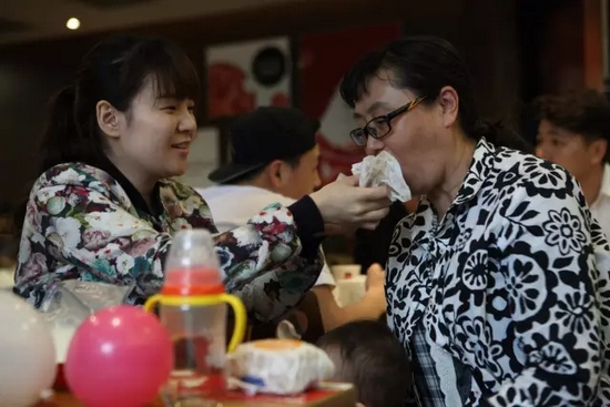 有了女兒后，我更能體會當(dāng)媽的辛苦與付出，謝謝你媽媽