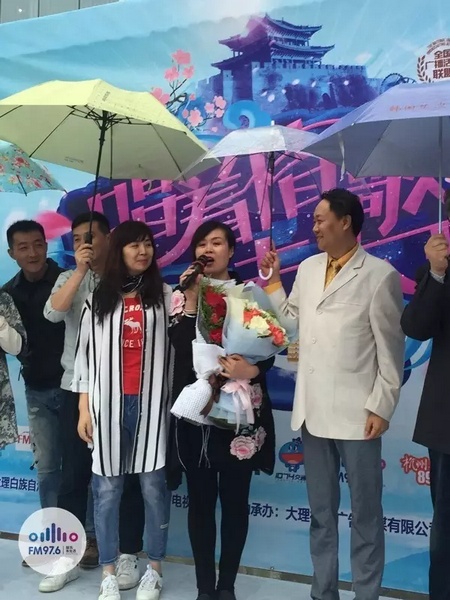 海波瞞著妻子，請(qǐng)來妻子的家人，耿梅驚喜感動(dòng)，喜極而泣~