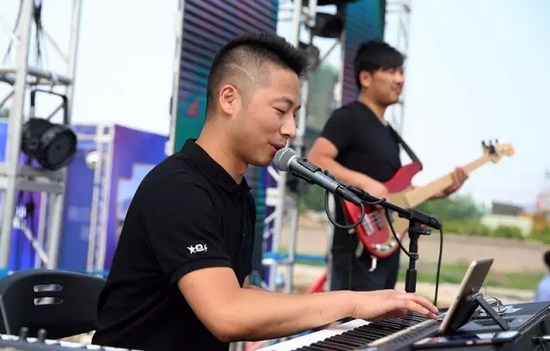 辛苦樂隊(duì)老師，你們跟我們一起，共同見證了時(shí)光音樂節(jié)是如何一步步成長至今的。