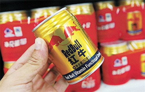 紅牛腹背受敵？