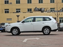 三菱2013款歐藍德 三菱2013款歐藍德