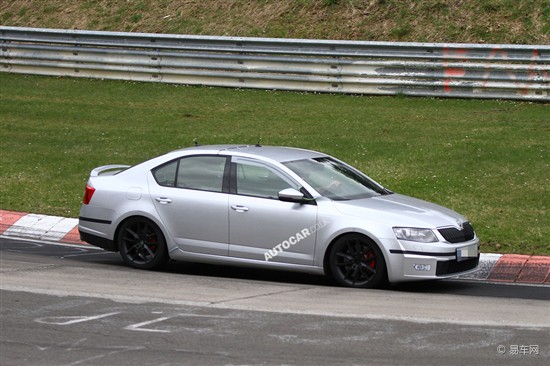 新斯柯達(dá)明銳RS諜照