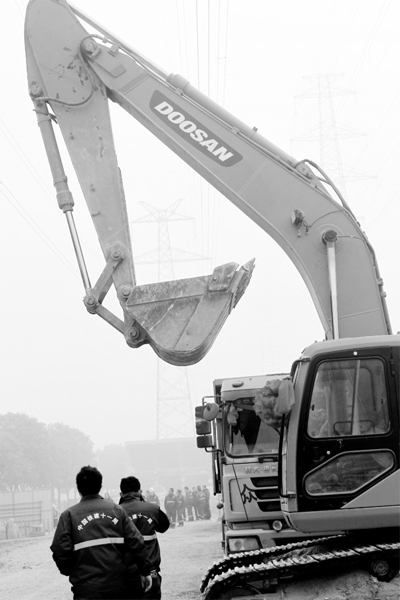 昨天，鄭州地鐵5號線配套工程在鄭州市西站路開工