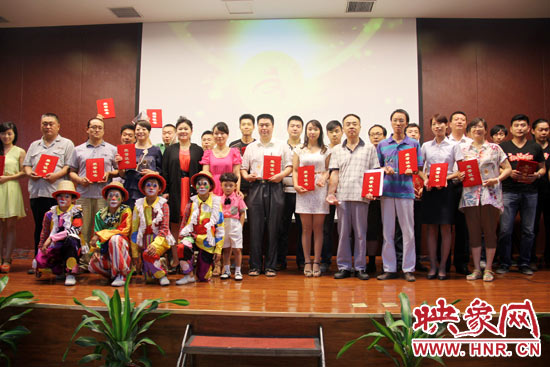 經(jīng)過網(wǎng)絡(luò)投票和專家評審，最終農(nóng)民兄弟樂隊(duì)的歌曲《中國夢》、動(dòng)畫片《紅孩兒與大學(xué)院》以及《中原福塔兒童