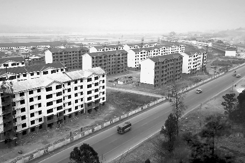 1月14日，宜陽縣正在建設(shè)的靈山新型農(nóng)村社區(qū)已現(xiàn)雛形。