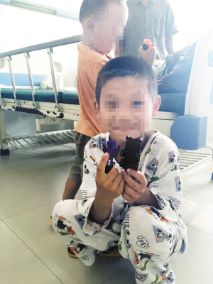 周口貧困老人收養(yǎng)2名唇腭裂兒童 愛心人士捐衣資助 周口貧困老人收養(yǎng)2名唇腭裂兒童 愛心人士捐衣資助