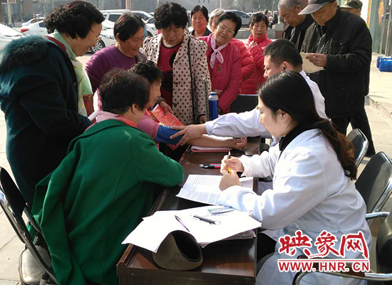 “三八節(jié)”滎陽(yáng)京城辦情系民生愛心義診
