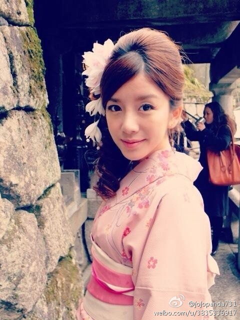 最美女教師:聽課人數(shù)太多 被迫換教室 最美女教師:聽課人數(shù)太多 被迫換教室