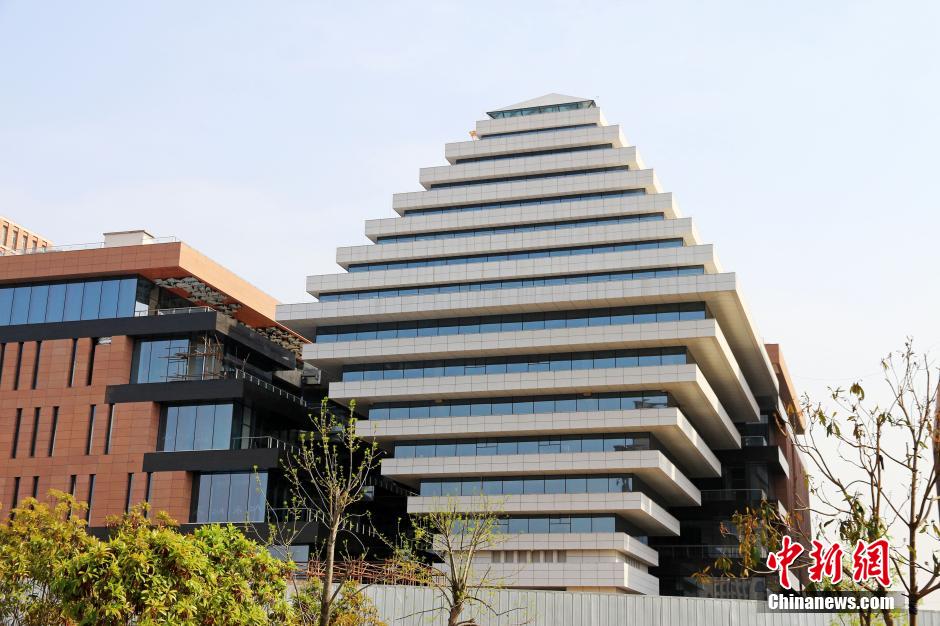 河南一在建樓房酷似“陀螺” 河南一在建樓房酷似“陀螺”