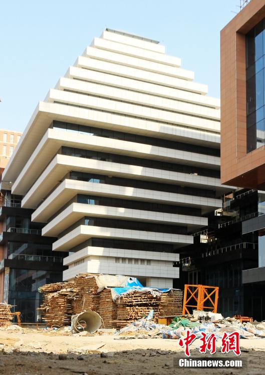 河南一在建樓房酷似“陀螺” 河南一在建樓房酷似“陀螺”